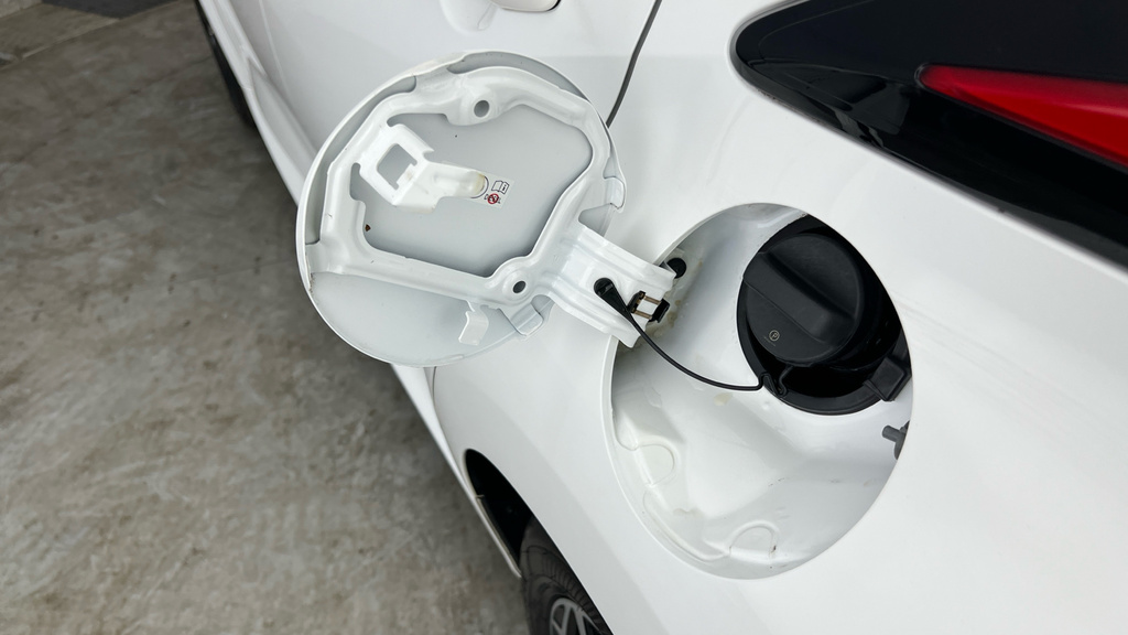 Toyota Yaris Yaris Dynamic Hev Cvt White #26