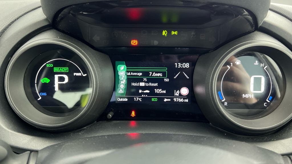 Toyota Yaris Yaris Dynamic Hev Cvt White #19