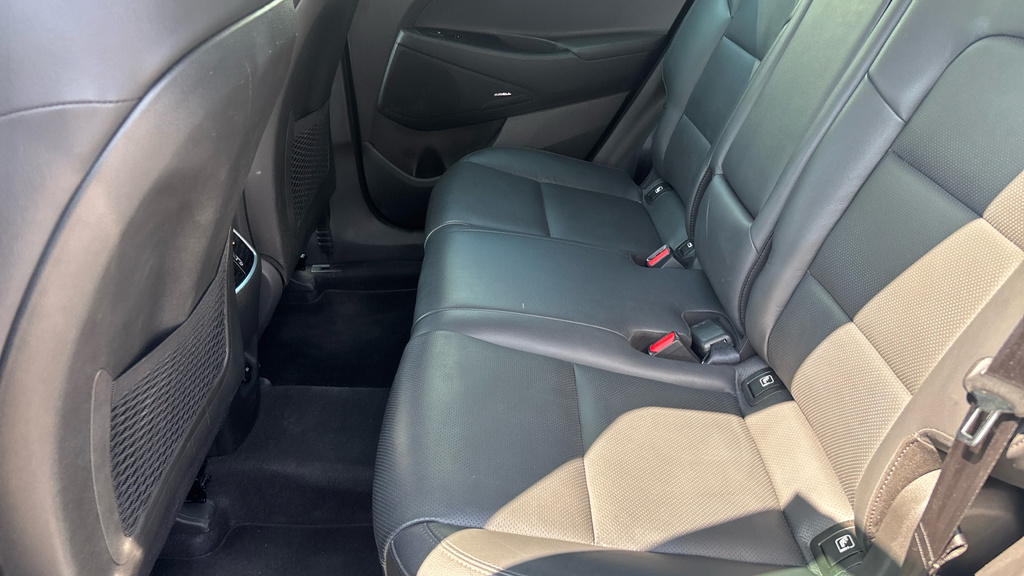 Hyundai Tucson 2.0 Crdi Premium Se White #31