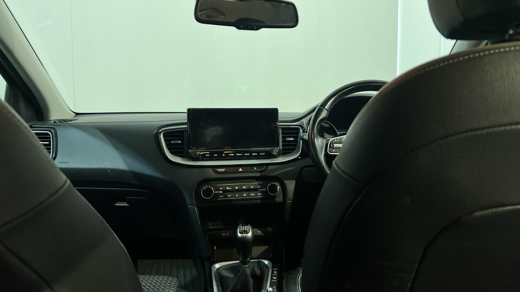 Kia Ceed Gt-line 1.4 T-gdi White #22