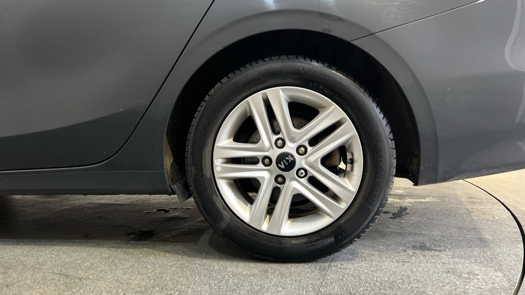 Kia Ceed Gt-line 1.4 T-gdi White #29