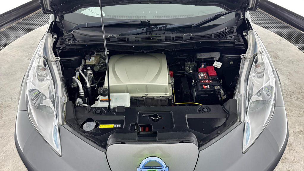 Nissan Leaf 80Kw Acenta 30Kwh White #16