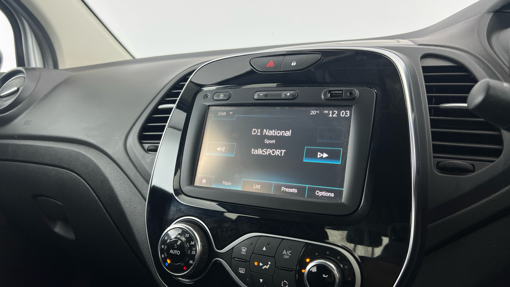 Renault Captur 1.5 Dci 110 Signature X Nav Red #14