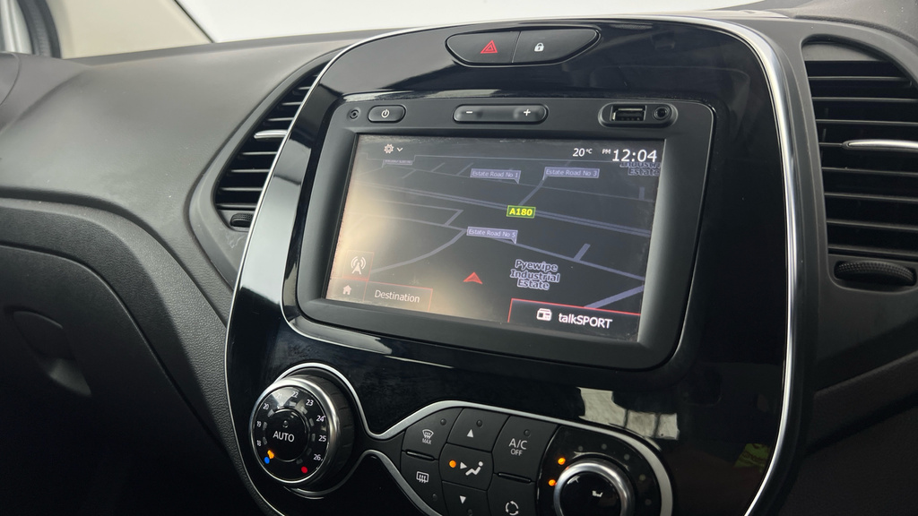 Renault Captur 1.5 Dci 110 Signature X Nav Red #15