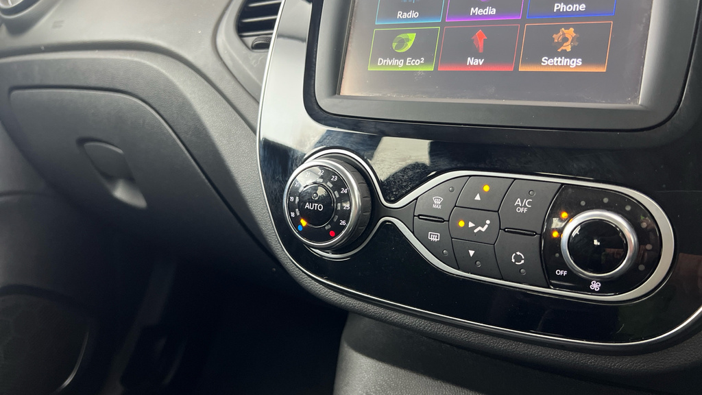 Renault Captur 1.5 Dci 110 Signature X Nav Red #16