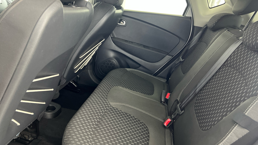 Renault Captur 1.5 Dci 110 Signature X Nav Red #18