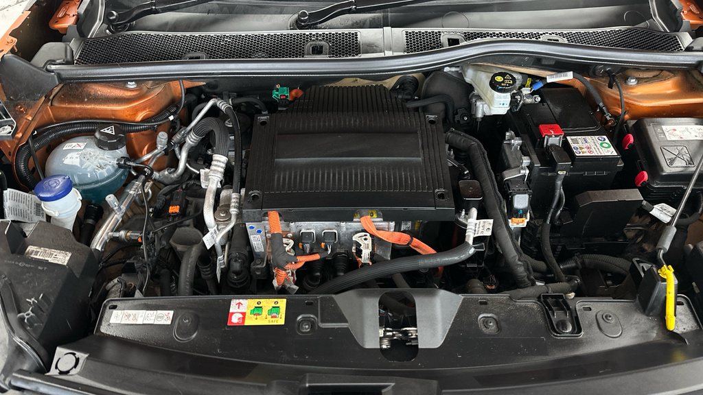Peugeot e-2008 100Kw Gt 50Kwh Grey #25