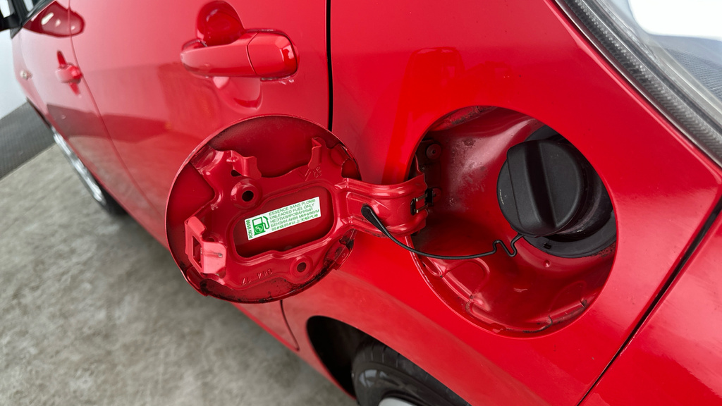 Peugeot 108 1.0 Active 68 Bhp White #24