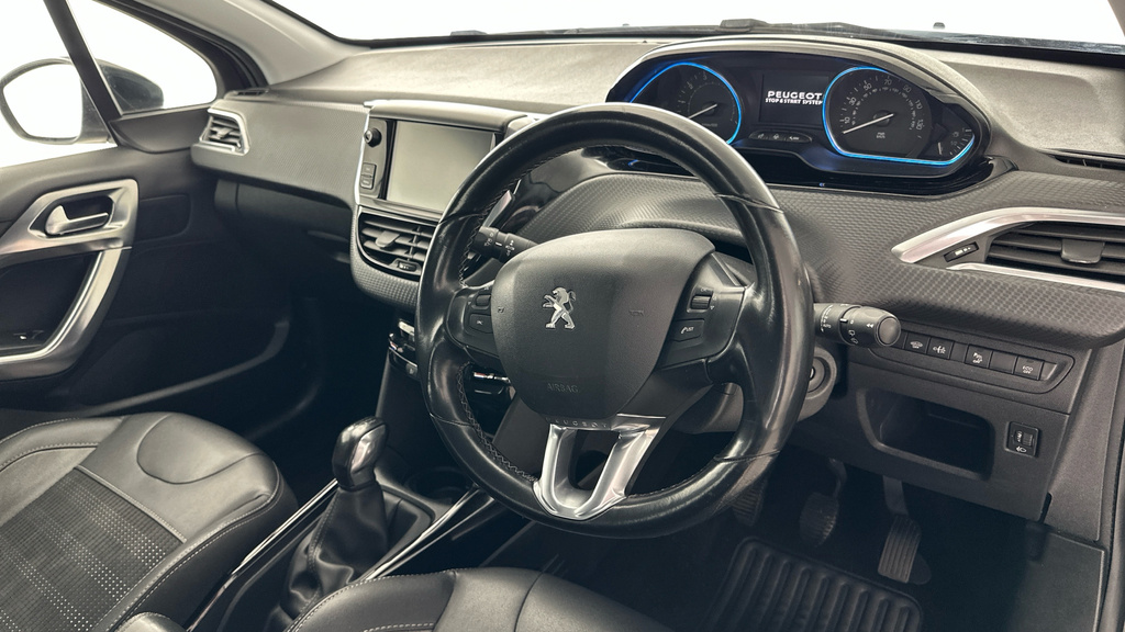 Peugeot 2008 1.2 Puretech Allure Premium Red #10
