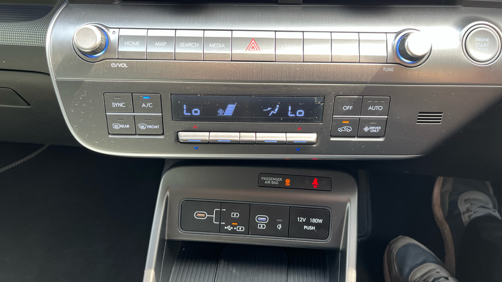 Hyundai Kona Ultimate Black #30