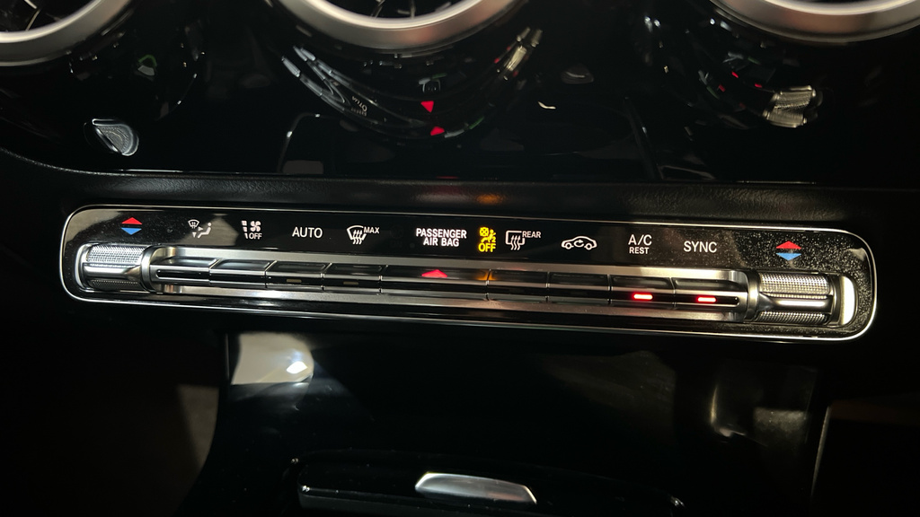 Mercedes-Benz A Class A 200 Amg Line Premium Silver #40