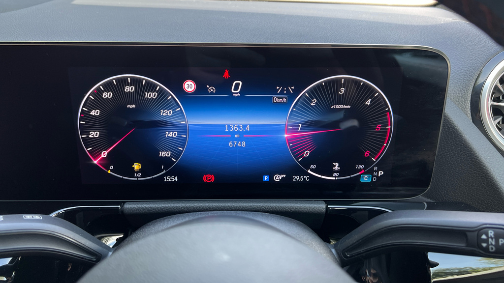 Mercedes-Benz GLA Class 220D 4Matic Amg Line Executive 2026 Black #18