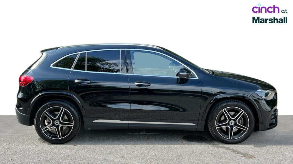 Mercedes-Benz GLA Class 220D 4Matic Amg Line Executive 2026 Black #2