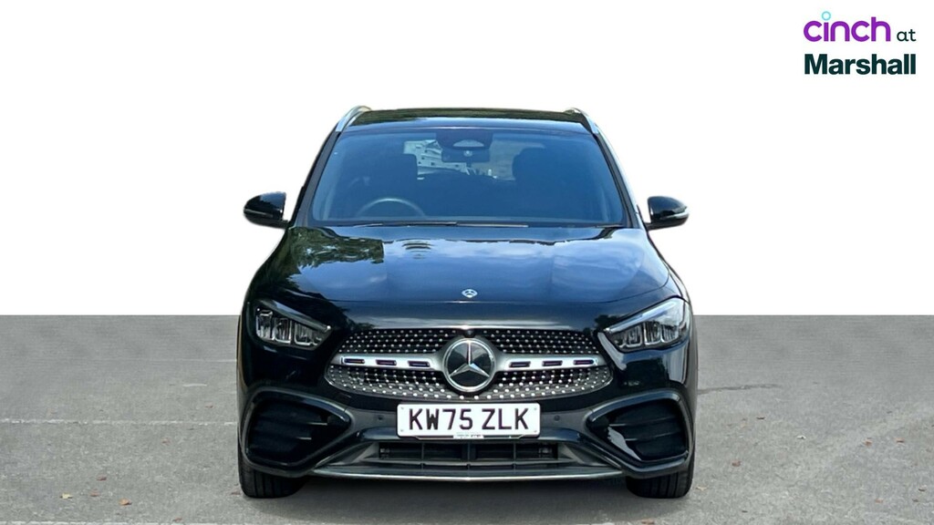 Mercedes-Benz GLA Class 220D 4Matic Amg Line Executive 2026 Black #9