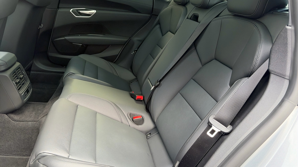 Audi E Tron GT 105Kwh Saloon Quattro 592 Ps Silver #14