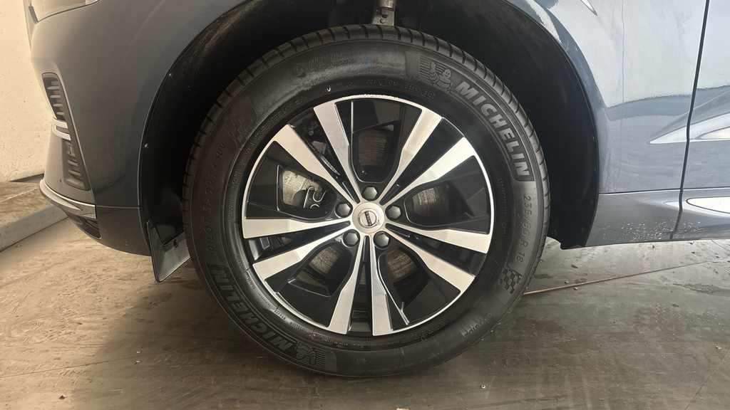Volvo XC60 B5 P Awd Core Rear Camera, Heated Seats, Apple Grey #20