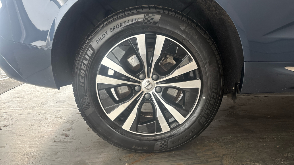 Volvo XC60 B5 P Awd Core Rear Camera, Heated Seats, Apple Grey #22