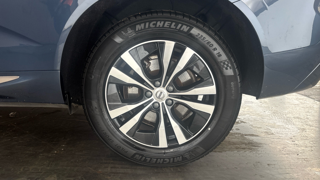 Volvo XC60 B5 P Awd Core Rear Camera, Heated Seats, Apple Grey #21
