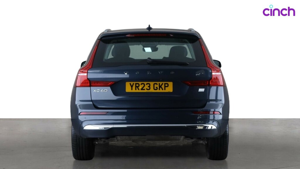Volvo XC60 B5 P Awd Core Rear Camera, Heated Seats, Apple Grey #4