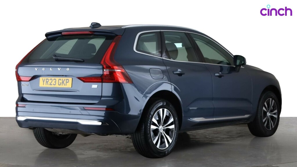 Volvo XC60 B5 P Awd Core Rear Camera, Heated Seats, Apple Grey #5
