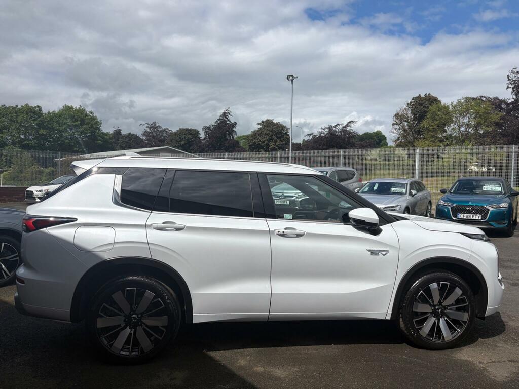 Mitsubishi Outlander 2.4 22.7Kwh Diamond Cvt 4Wd Euro 6 Ss White #6