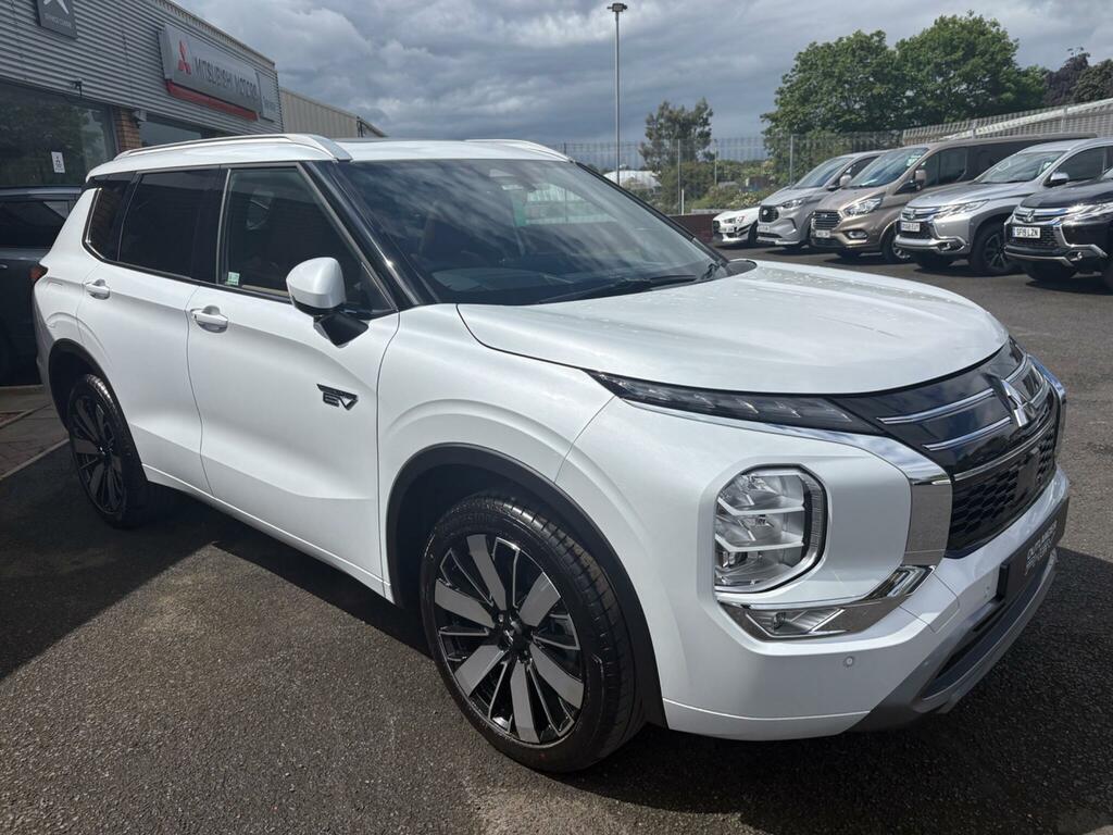 Mitsubishi Outlander 2.4 22.7Kwh Diamond Cvt 4Wd Euro 6 Ss White