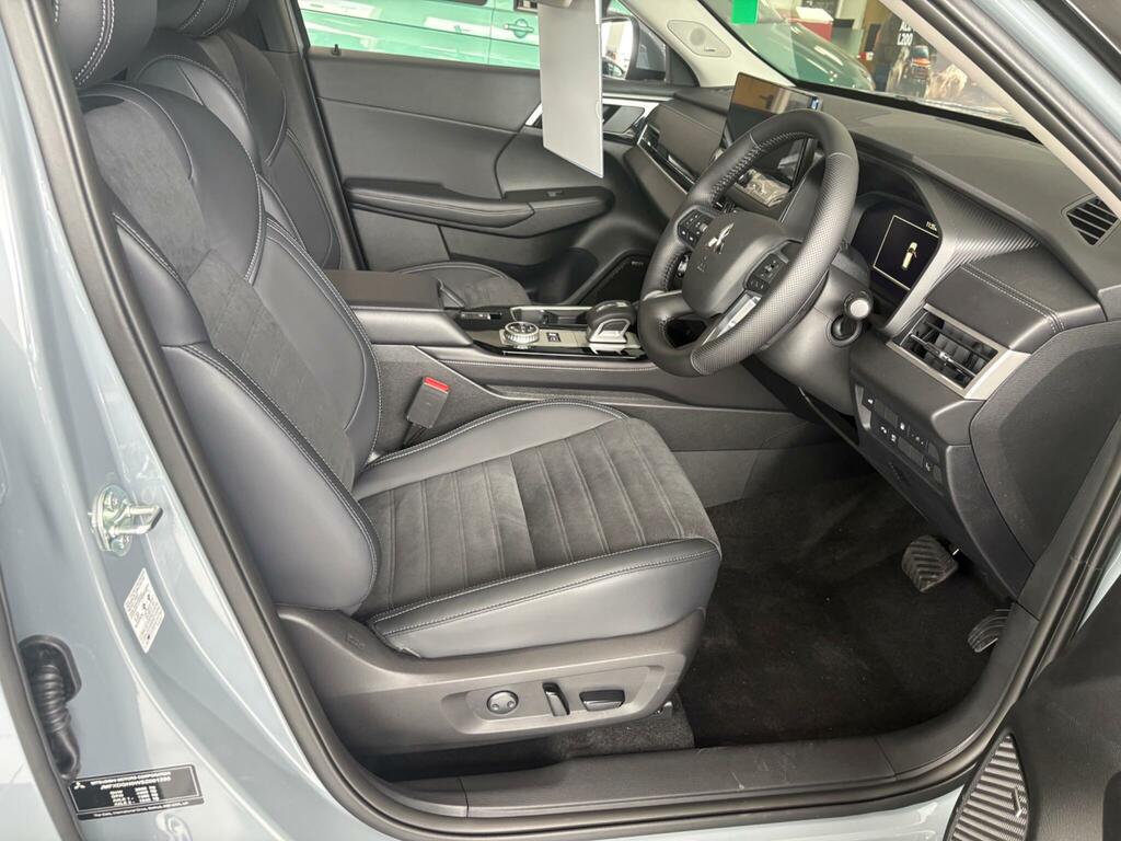 Mitsubishi Outlander 2.4 22.7Kwh Nativa Cvt 4Wd Euro 6 Ss Grey #6