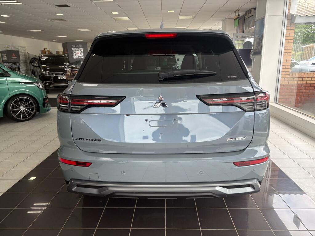 Mitsubishi Outlander 2.4 22.7Kwh Nativa Cvt 4Wd Euro 6 Ss Grey #5