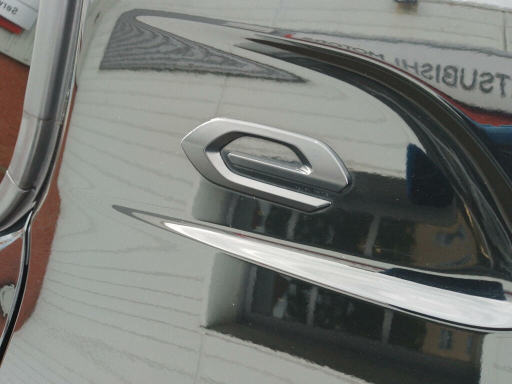 Peugeot e-208 50Kwh Gt Black #4