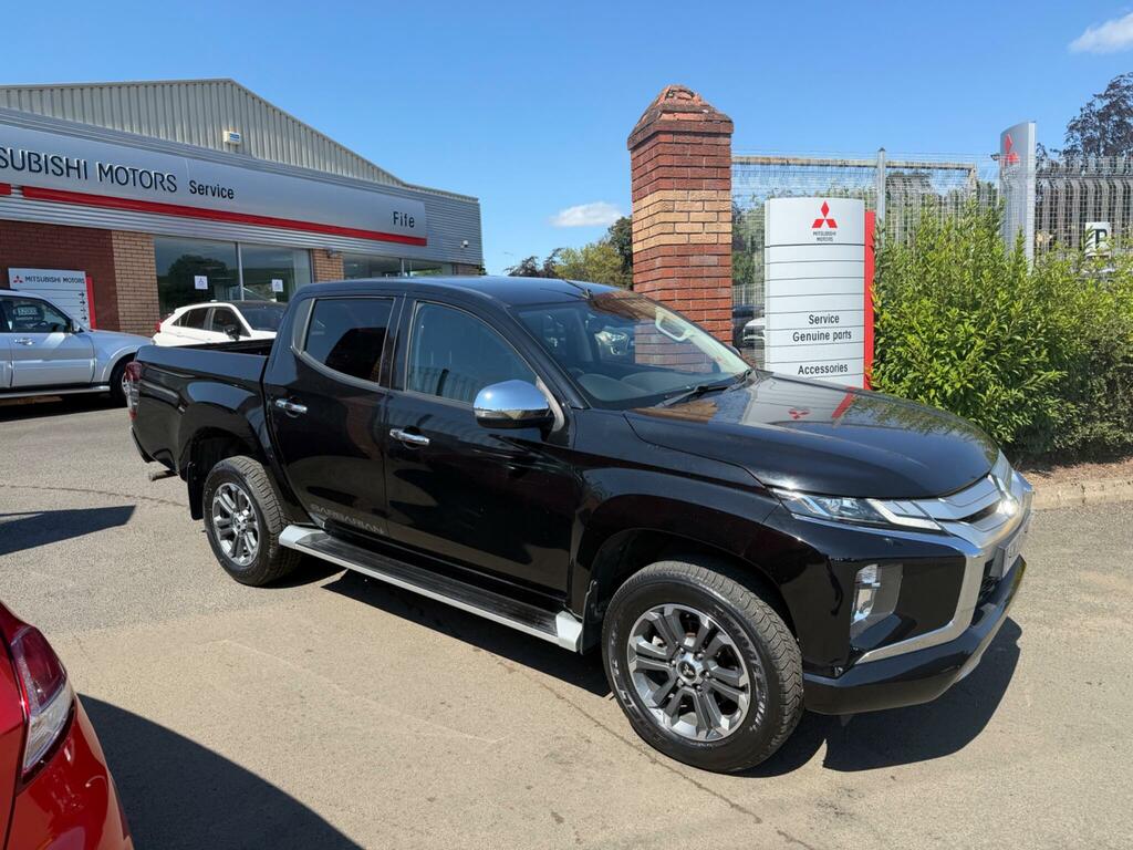 Mitsubishi L200 2.2 Di-d Dc Barbarian 4Wd Euro 6 Ss Black