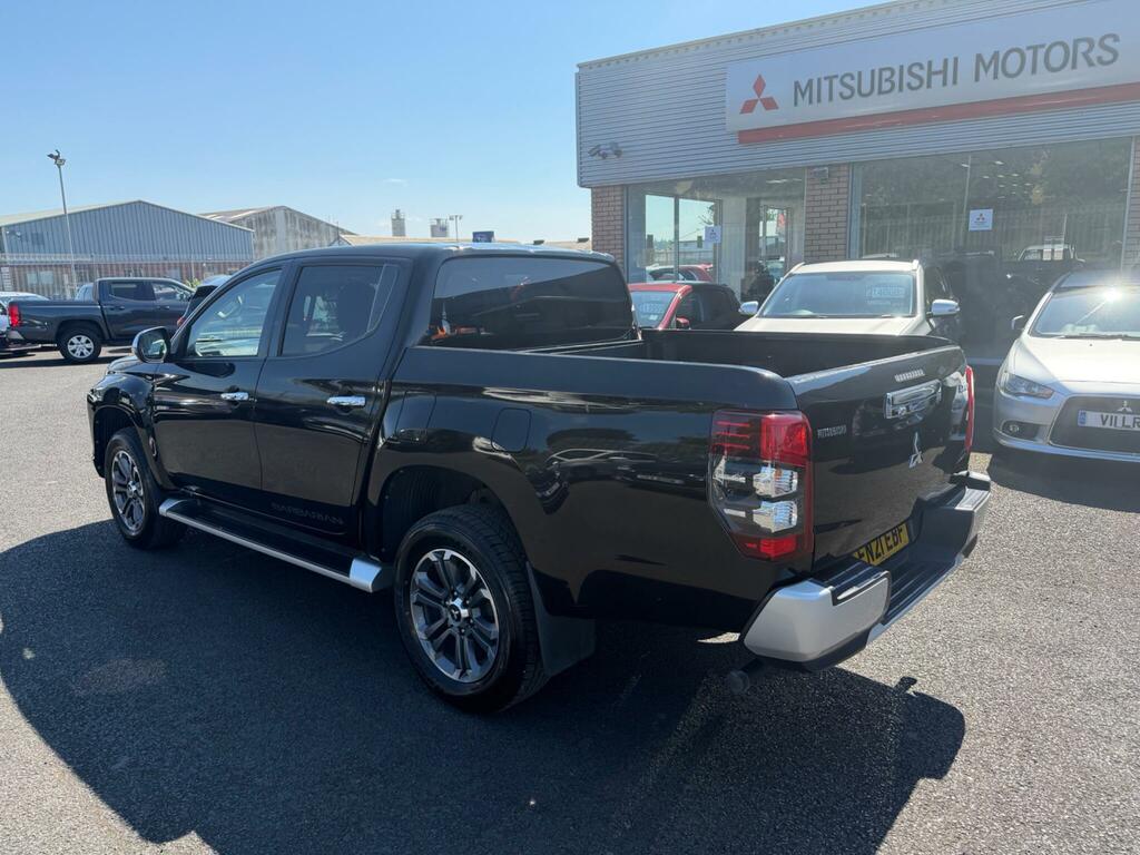 Mitsubishi L200 2.2 Di-d Dc Barbarian 4Wd Euro 6 Ss Black #4
