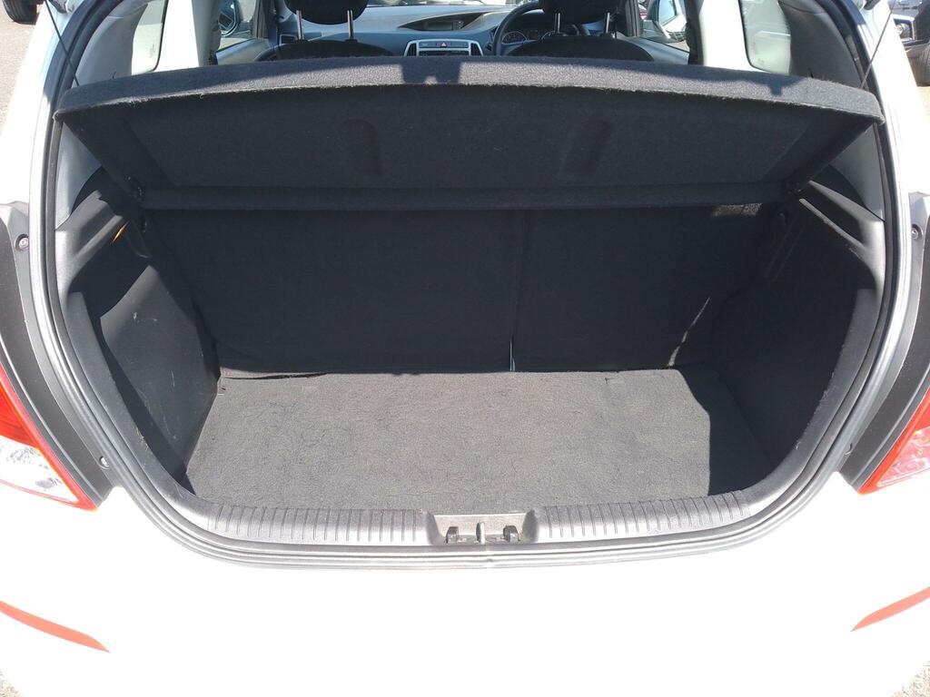 Hyundai I20 Classic 5-Door 1 Lady Owner, Fsh Red #8