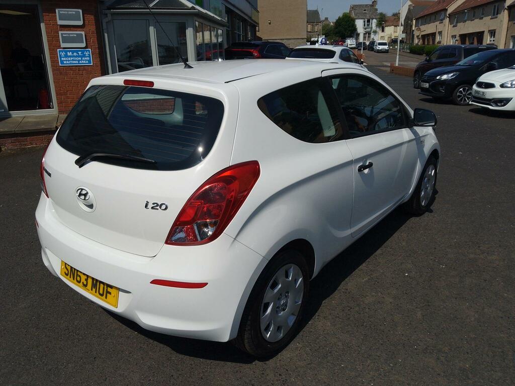 Hyundai I20 Classic 5-Door 1 Lady Owner, Fsh Red #10