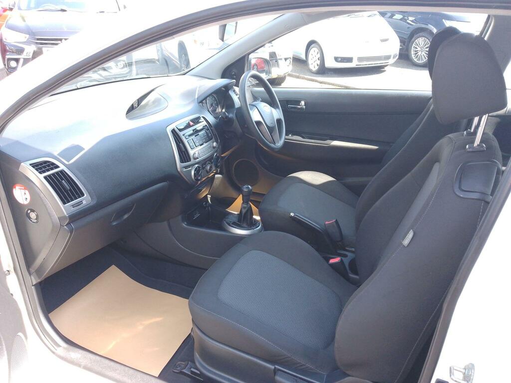Hyundai I20 Classic 5-Door 1 Lady Owner, Fsh Red #16