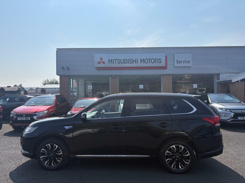 Mitsubishi Outlander 2.0H 12Kwh 5H Cvt 4Wd Euro 6 Ss WN67DXU Black #4