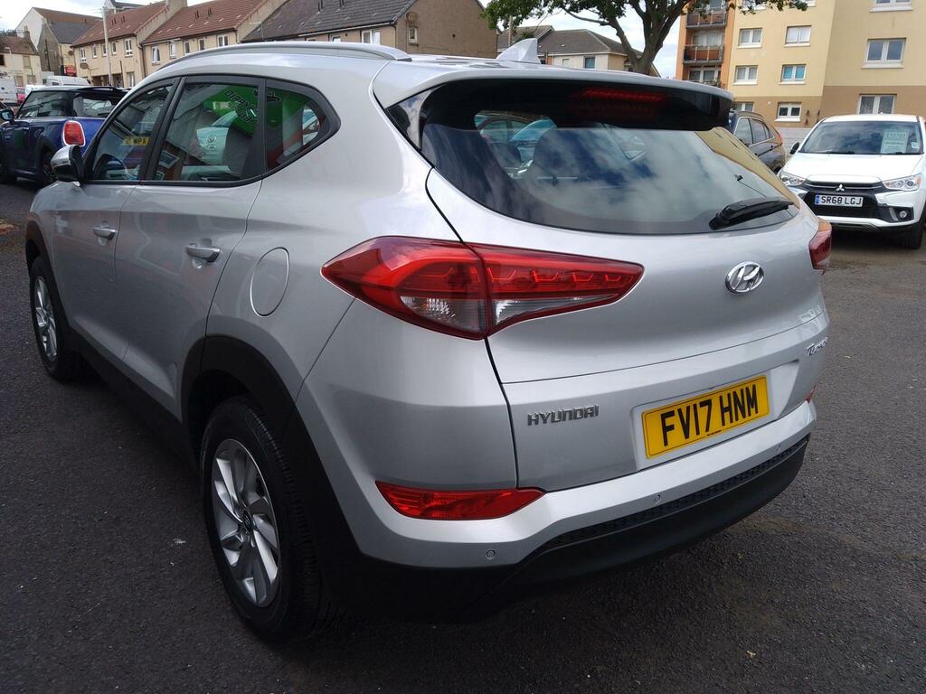 Hyundai Tucson 1.7 Crdi Blue Drive Se Nav Euro 6 Ss Silver #4