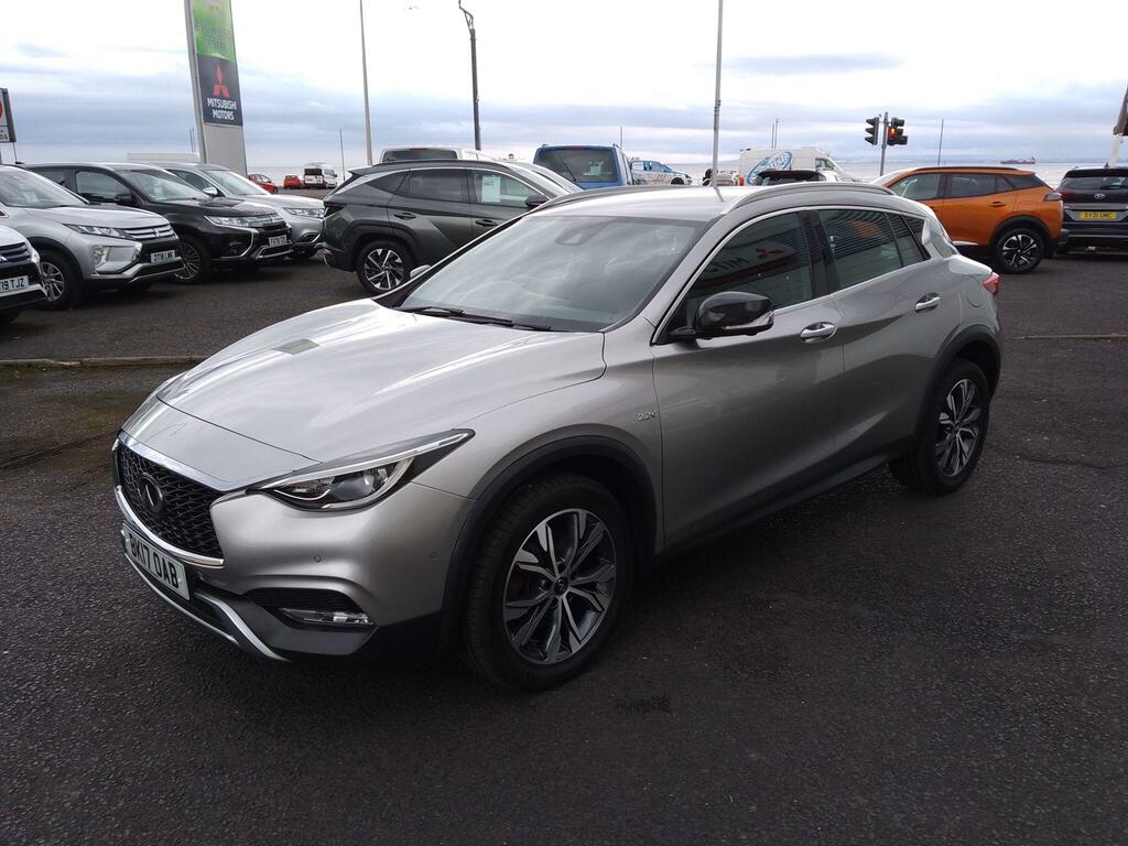 Infiniti QX30 2.2D Premium Tech Dct Black #2