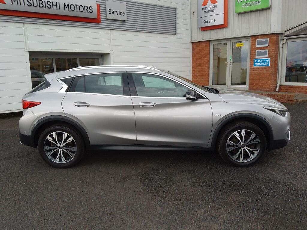Infiniti QX30 2.2D Premium Tech Dct Black #10