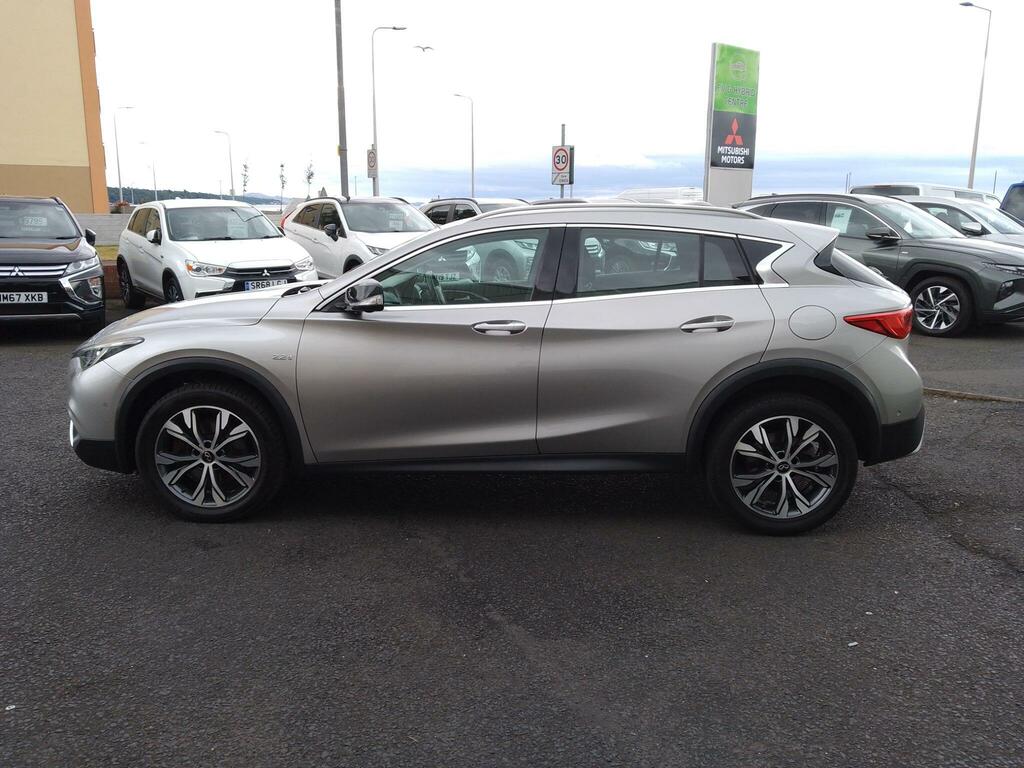 Infiniti QX30 2.2D Premium Tech Dct Black #8