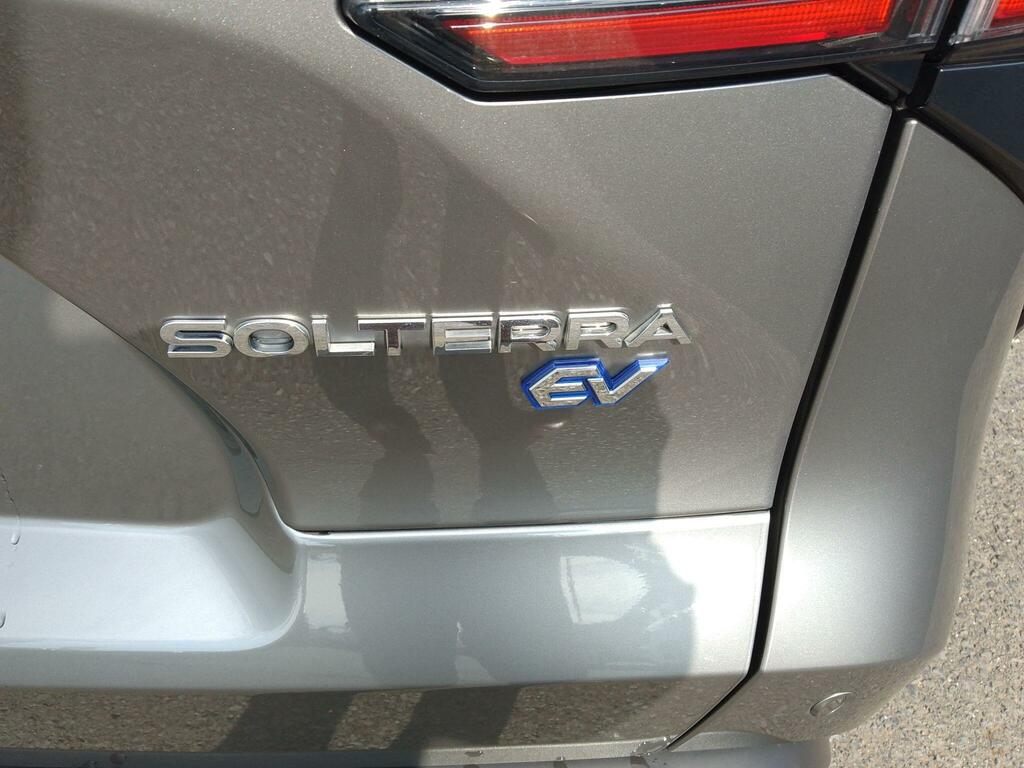 Subaru Solterra 71.4Kwh Limited Awd Silver #3