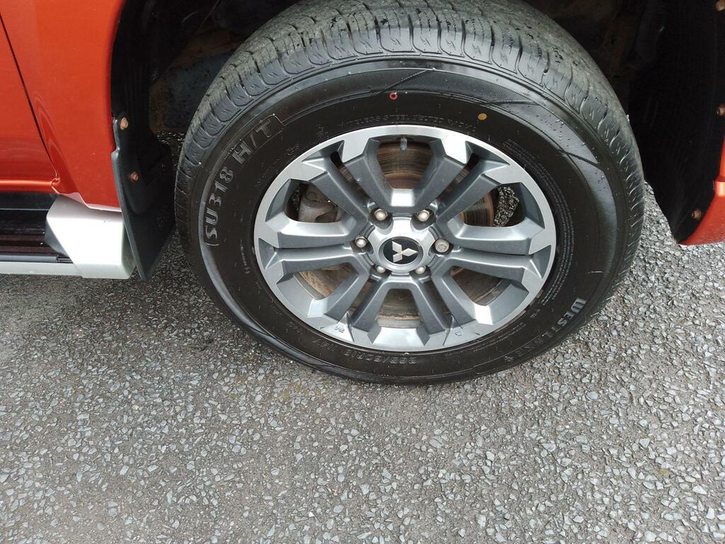 Mitsubishi L200 2.2 Di-d Dc Barbarian 4Wd Euro 6 Ss Orange #6