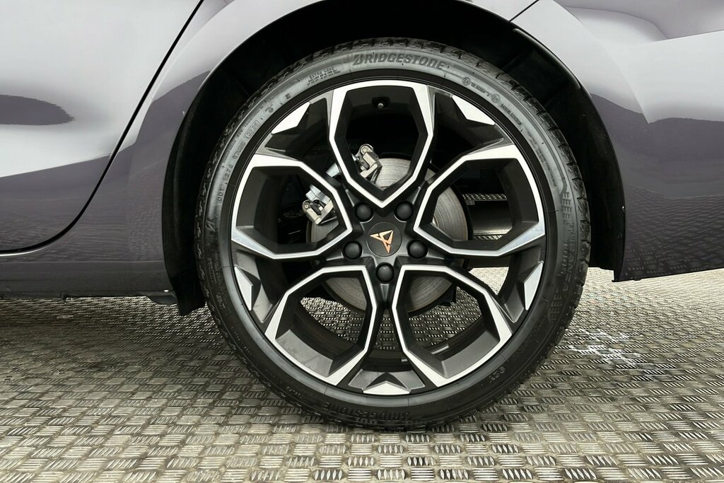 Cupra Leon V2 1.5 Etsi 150 7-Speed KT75RXW Purple #4