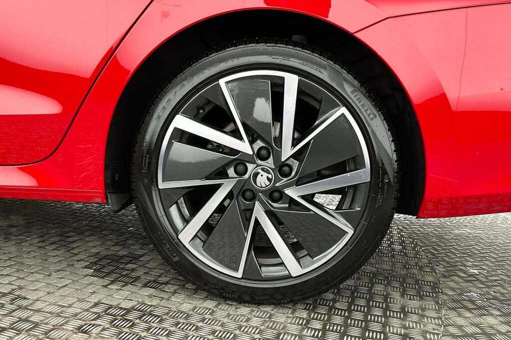 Skoda Octavia Sportline 1.5 Tsi E-tec 150 Ps Dsg LL75POH Red #4