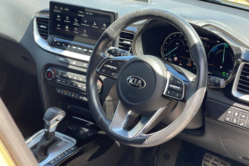 Kia Xceed 1.6 Gdi 8.9Kwh First Edition Suv Plug-i Yellow #6