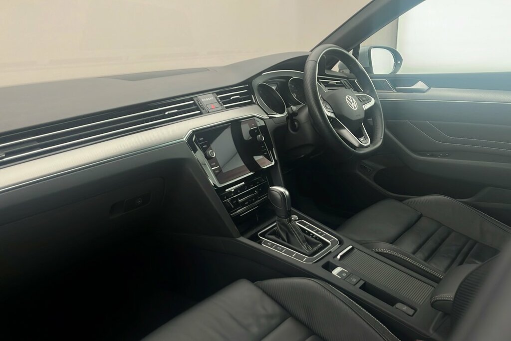 Volkswagen Passat R-line 1.5 Tsi Evo 150Ps 7-Speed Dsg Grey #2