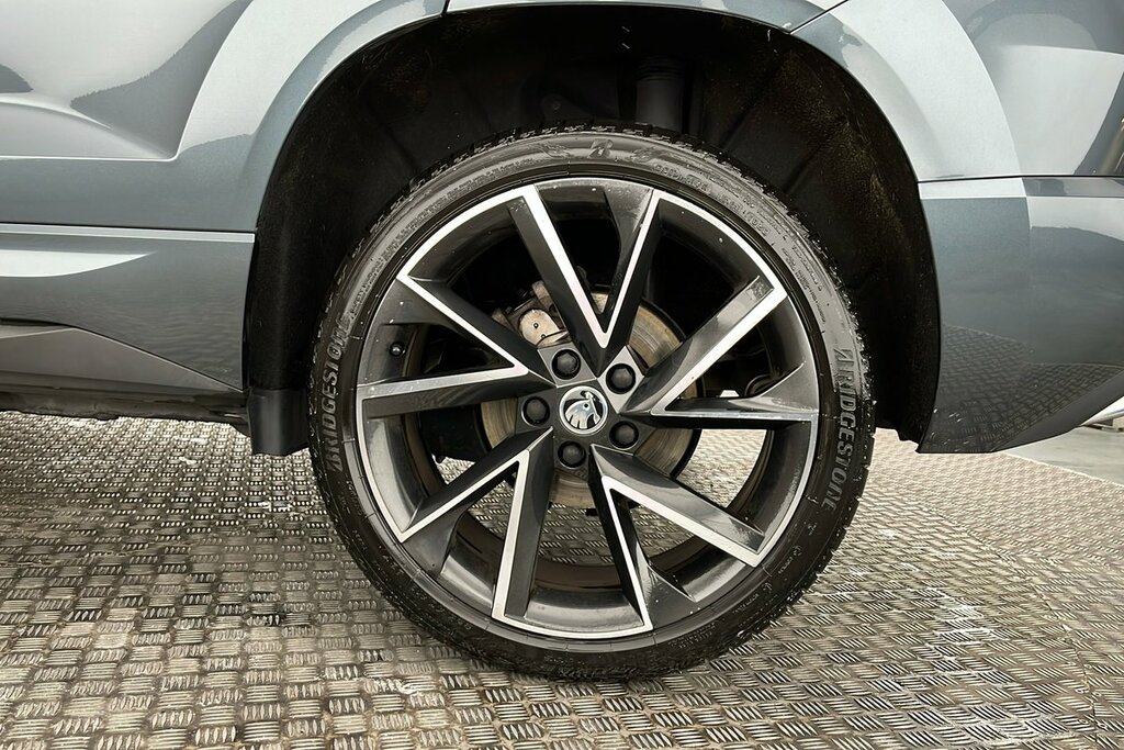 Skoda Karoq Sportline 1.5 Tsi 150 Ps Dsg Grey #5