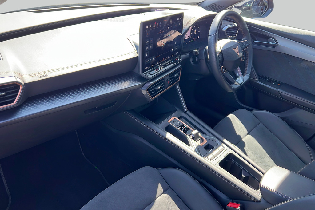 Cupra Formentor V2 1.5 Etsi 150 7-Speed LS25USD Black #2