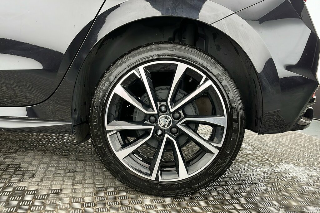 Skoda Fabia Hatch Monte Carlo Edition 1.0 Tsi 116 Ps Dsg Black #5