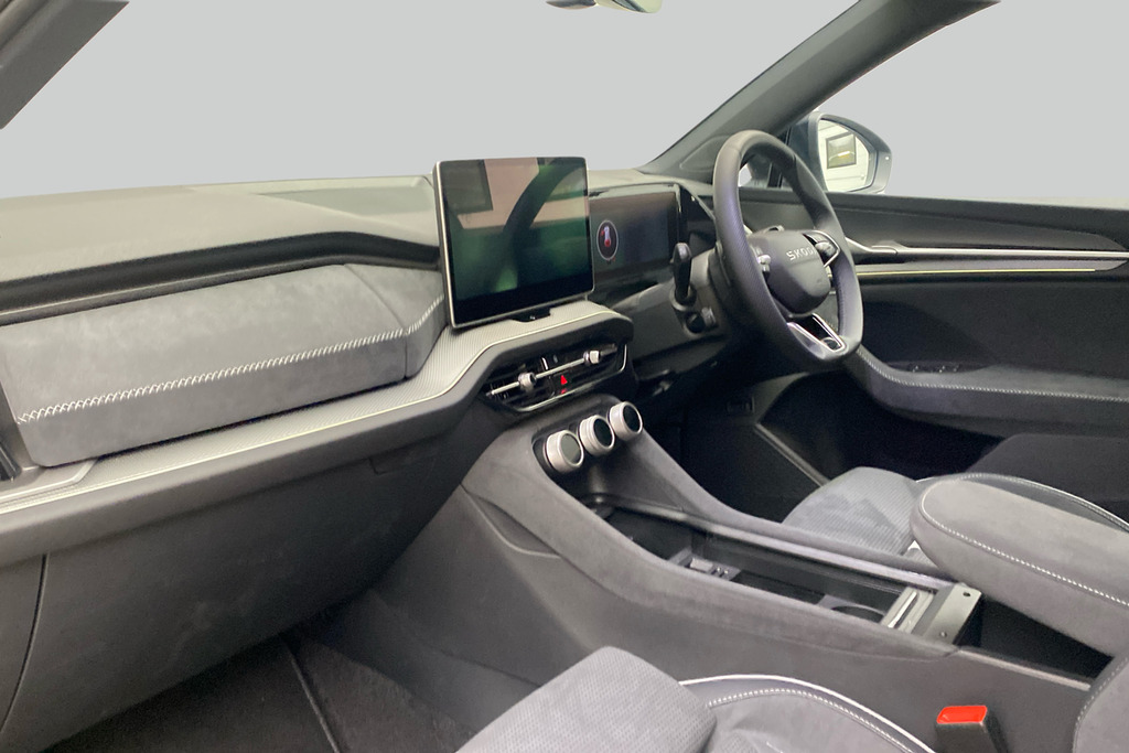 Skoda Kodiaq Sportline 7 Seats 1.5 Tsi E-tec 150 Ps Dsg Silver #2