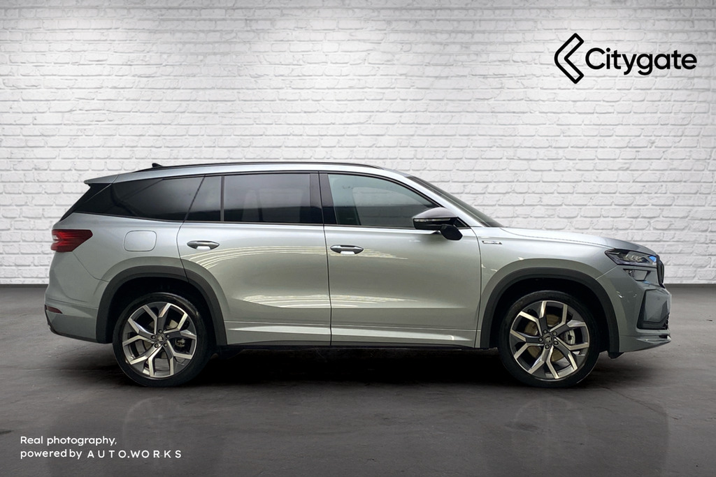 Skoda Kodiaq Sportline 7 Seats 1.5 Tsi E-tec 150 Ps Dsg Silver #4